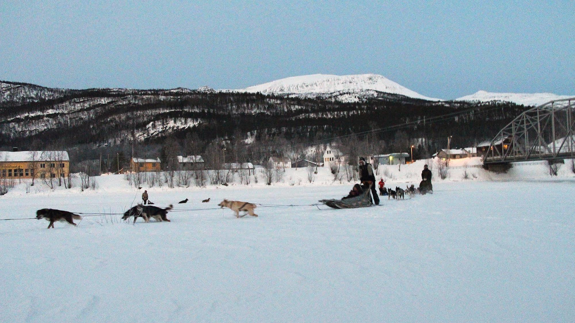 Rundhaug Gjestegard ภายนอก รูปภาพ
